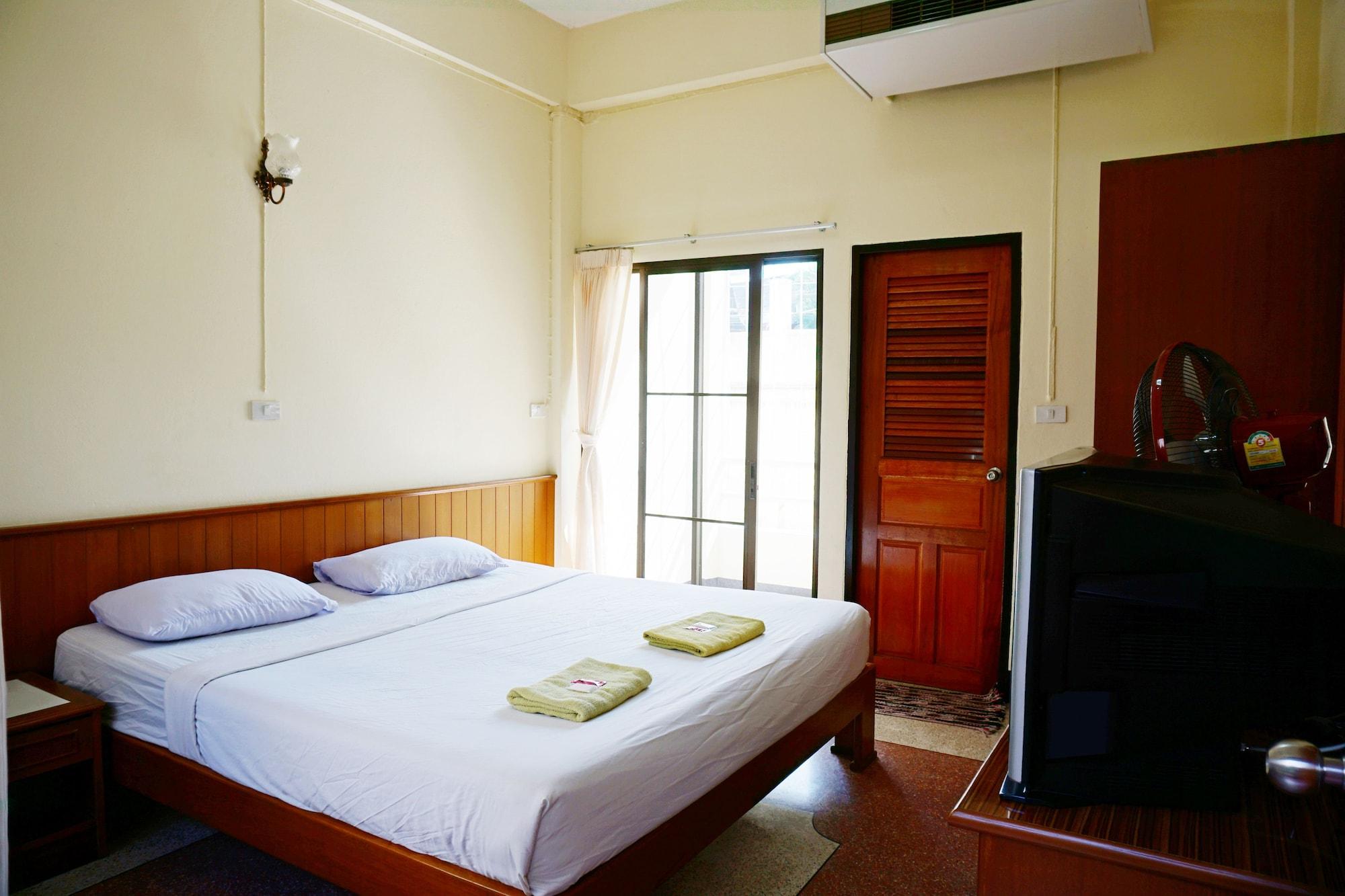 Safe House Court Hotel Chiang Mai Bagian luar foto