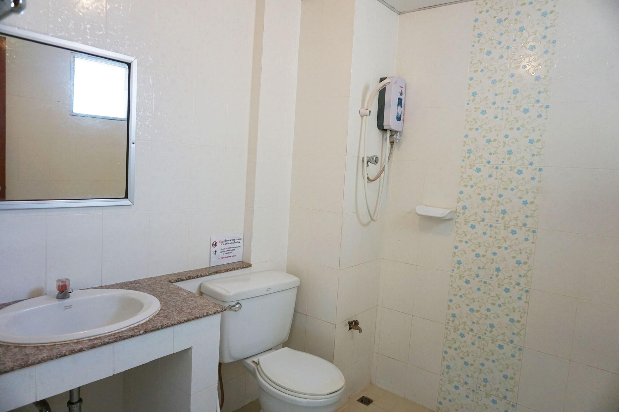 Safe House Court Hotel Chiang Mai Bagian luar foto