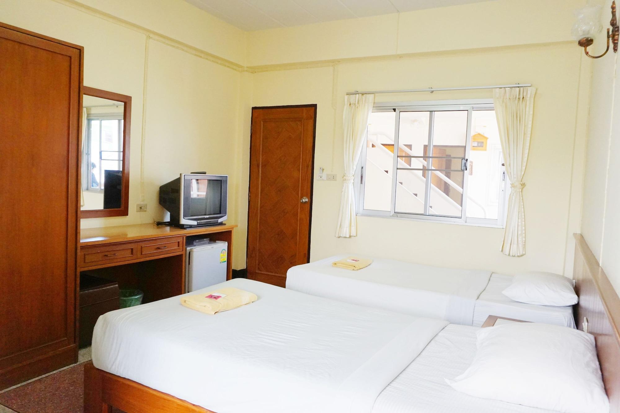 Safe House Court Hotel Chiang Mai Bagian luar foto