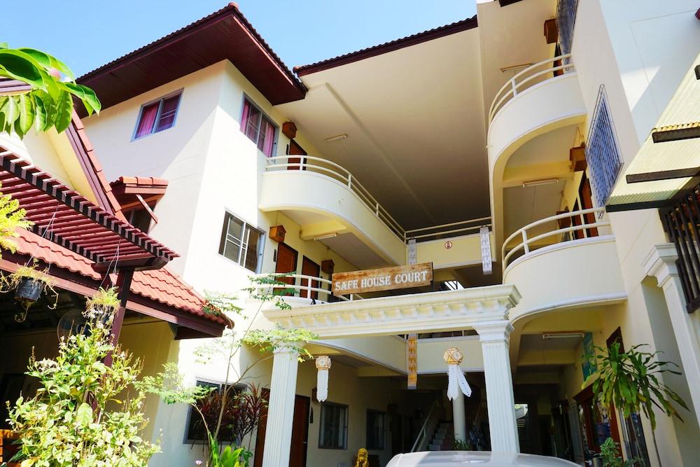 Safe House Court Hotel Chiang Mai Bagian luar foto