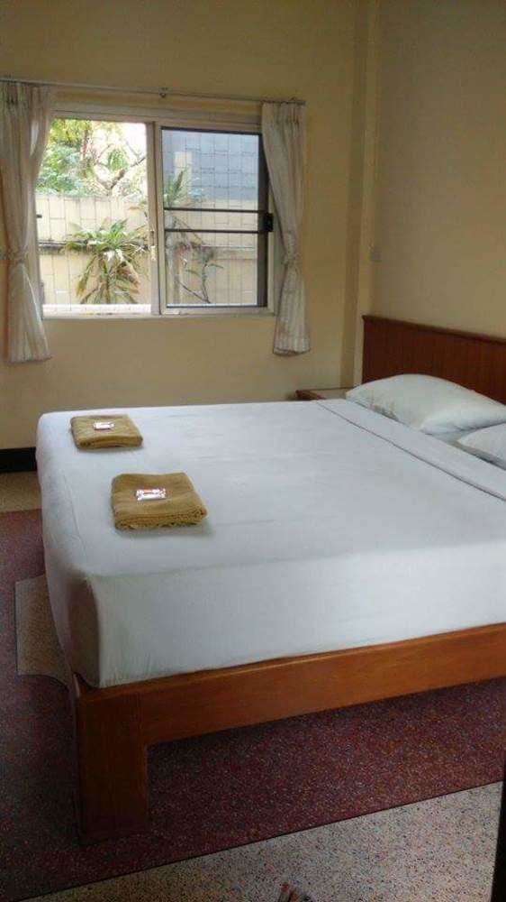 Safe House Court Hotel Chiang Mai Bagian luar foto