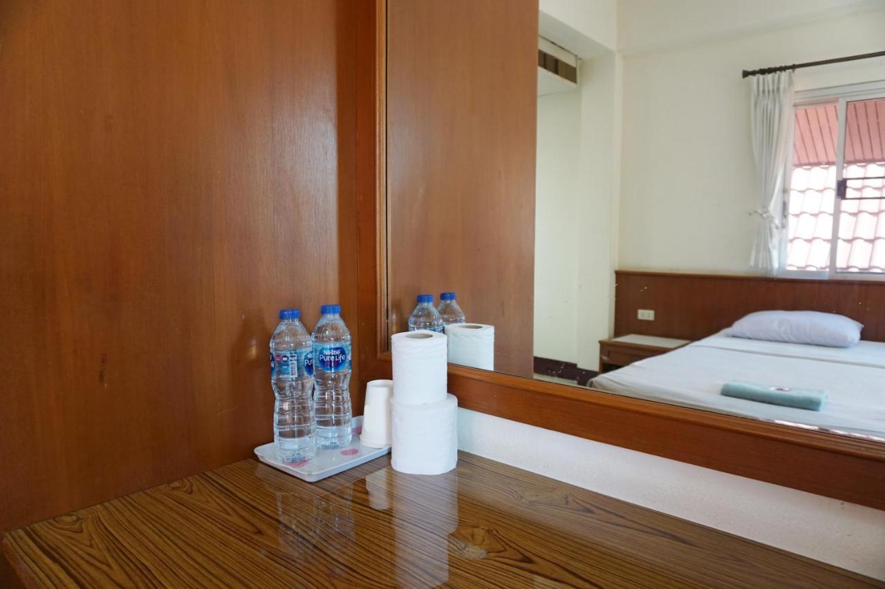 Safe House Court Hotel Chiang Mai Bagian luar foto