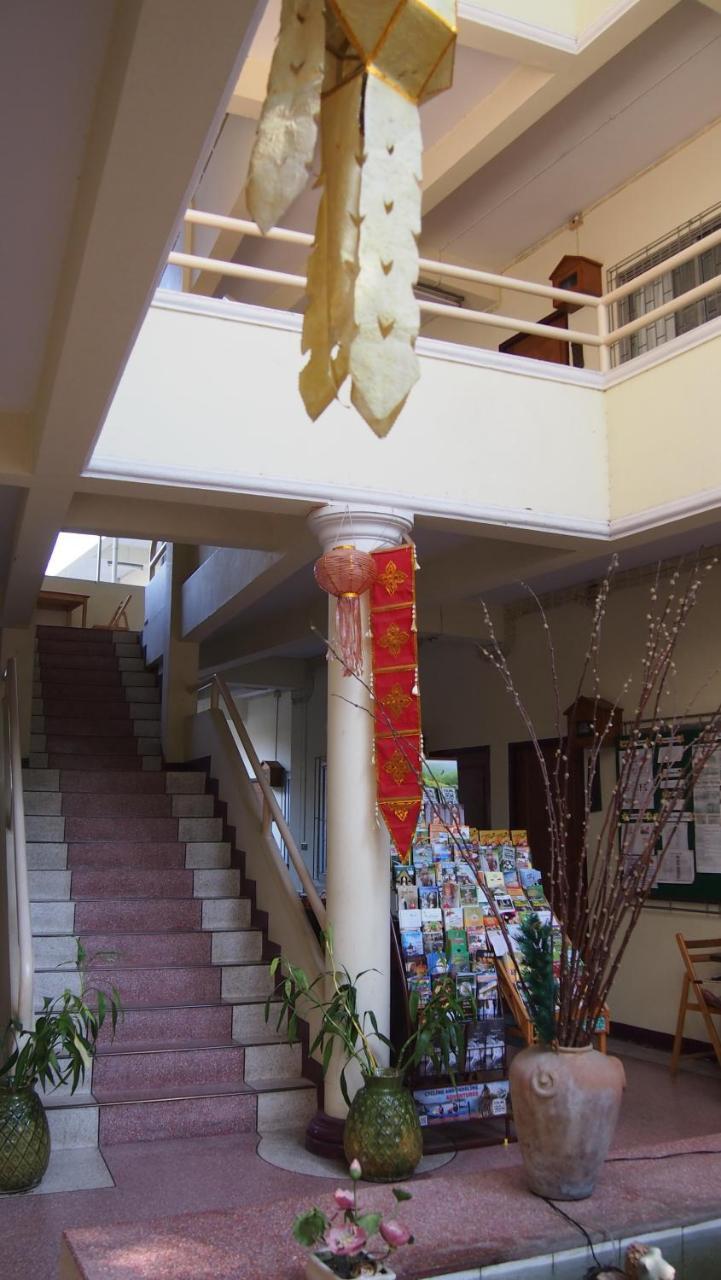 Safe House Court Hotel Chiang Mai Bagian luar foto