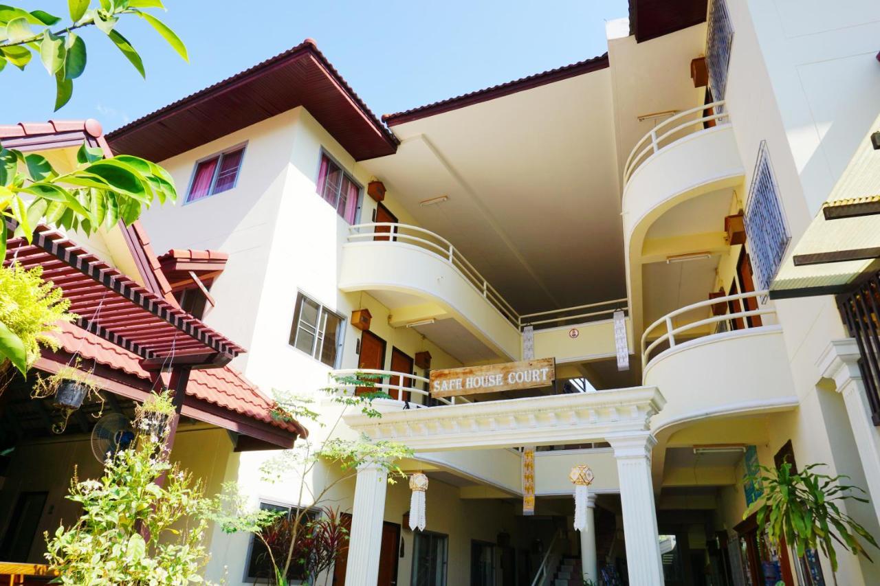 Safe House Court Hotel Chiang Mai Bagian luar foto
